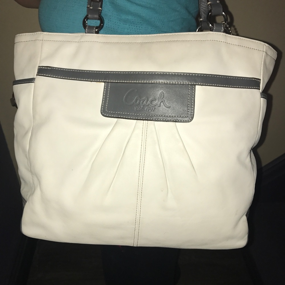 Authentic Coach Purse - Picture 4 of 6